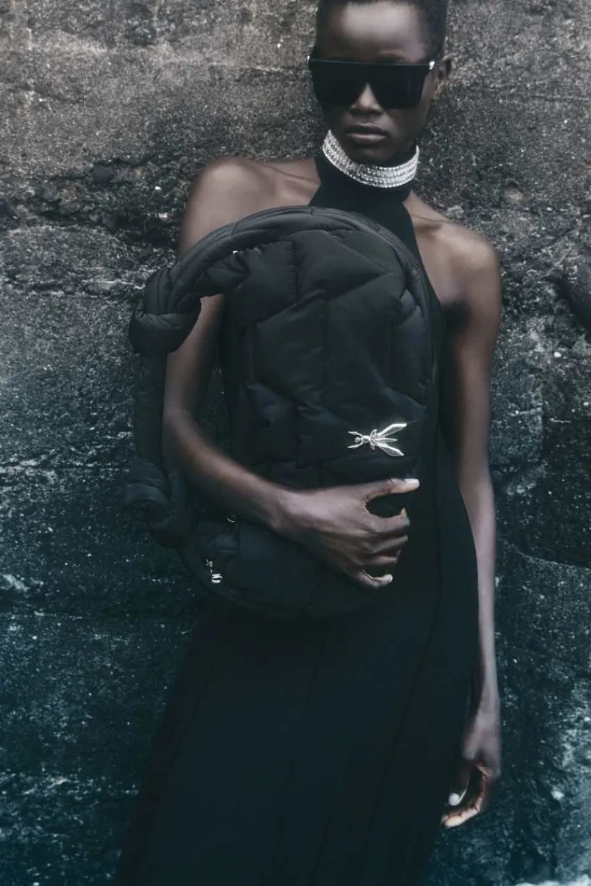 Patrizia Pepe Shopper<Umhängetasche aus Nylon mit Reißverschluss